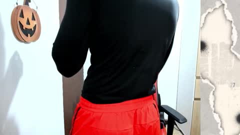 calihotcaliente27 online show from 10.28.25