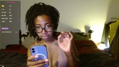 Snapshot of call_me_hedone chatting on 05.26.26 Hedone online show from 05.26.26