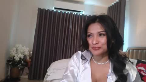 Call Me Linda online show from 11.02.25