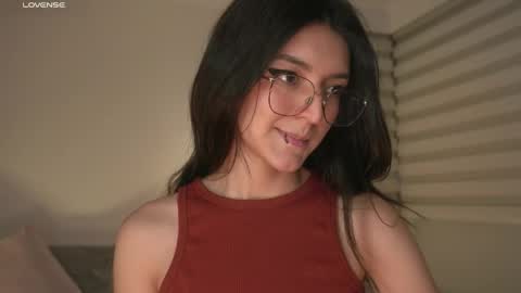 Snapshot of call_me_rosie chatting on 05.08.26 online show from 05.08.26