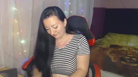 Snapshot of call_me_shaya chatting on 05.05.26 Shaya online show from 05.05.26