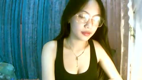 Snapshot of calla_freya chatting on 10.03.25 Freya online show from 10.03.25