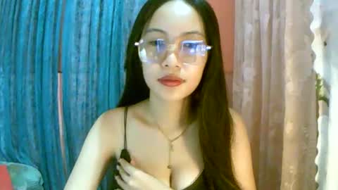Snapshot of calla_freya chatting on 10.05.25 Freya online show from 10.05.25