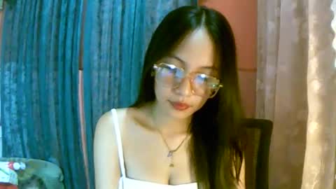 Snapshot of calla_freya chatting on 10.12.25 Freya online show from 10.12.25