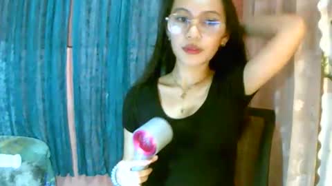 Snapshot of calla_freya chatting on 10.15.25 Freya online show from 10.15.25