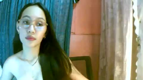 Snapshot of calla_freya chatting on 10.23.25 Freya online show from 10.23.25