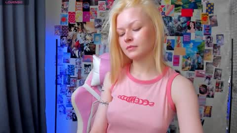 Robin online show from 10.26.25