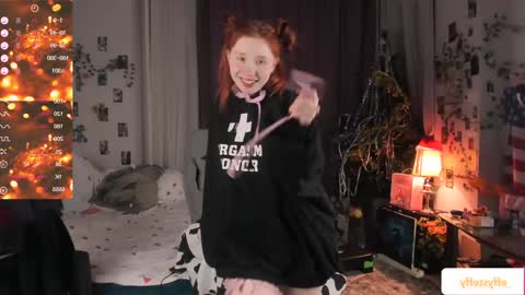 Snapshot of callmeeffy chatting on 01.05.25 Effyblonde follow my telegram channel for more content3 online show from 01.05.25