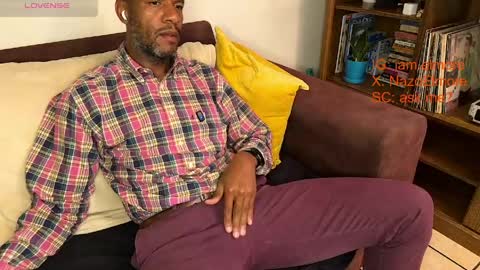 My name is Robert  Dont be shysay hi I love to chat. For requests or dirty talk please use tips  online show from 04.07.26