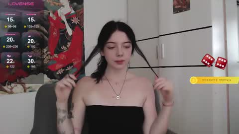 Snapshot of calmlilly chatting on 07.17.26 Lilly online show from 07.17.26