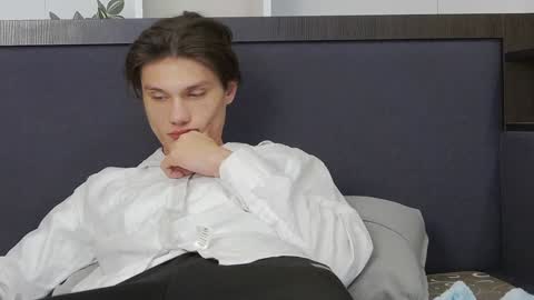 Snapshot of calvin_cay chatting on 01.04.25 Calvin online show from 01.04.25