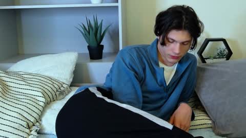 Snapshot of calvin_cay chatting on 01.14.25 Calvin online show from 01.14.25