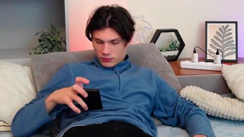 Snapshot of calvin_cay chatting on 01.18.25 Calvin online show from 01.18.25