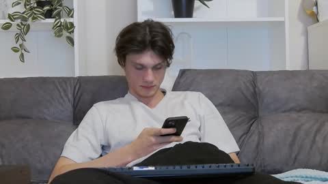 Snapshot of calvin_cay chatting on 02.02.25 Calvin online show from 02.02.25