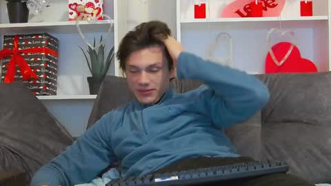 Snapshot of calvin_cay chatting on 02.08.25 Calvin online show from 02.08.25