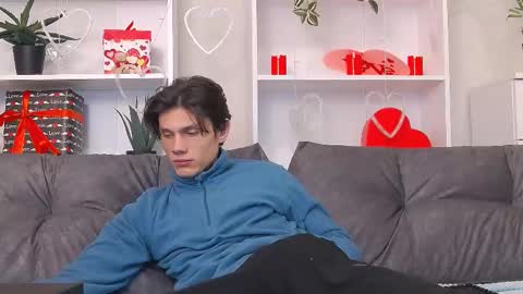 Snapshot of calvin_cay chatting on 02.10.25 Calvin online show from 02.10.25