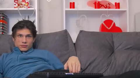 Snapshot of calvin_cay chatting on 02.11.25 Calvin online show from 02.11.25