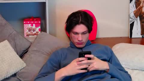 Snapshot of calvin_cay chatting on 02.11.25 Calvin online show from 02.11.25