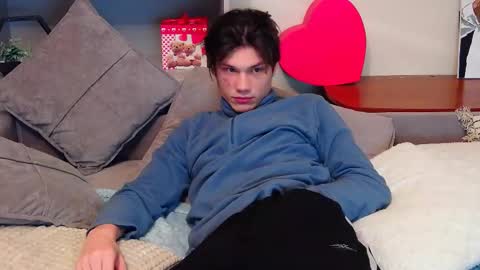 Snapshot of calvin_cay chatting on 02.12.25 Calvin online show from 02.12.25