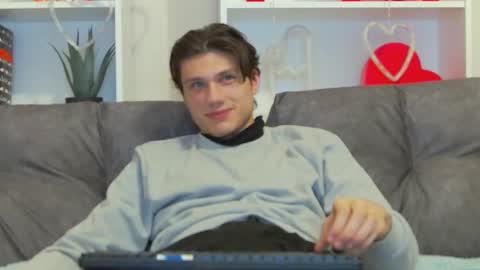 Snapshot of calvin_cay chatting on 02.12.25 Calvin online show from 02.12.25