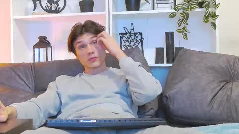 Snapshot of calvin_cay chatting on 03.03.25 Calvin online show from 03.03.25