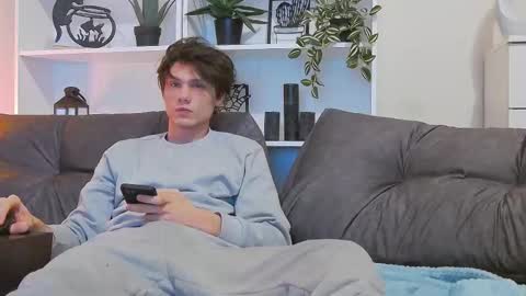 Snapshot of calvin_cay chatting on 03.04.25 Calvin online show from 03.04.25