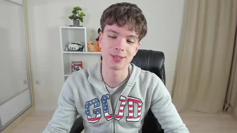 Hey I am Calvin  online show from 02.05.25