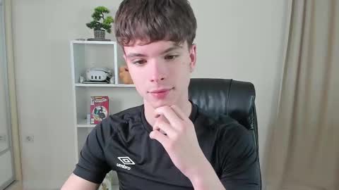 Hey I am Calvin  online show from 02.09.25