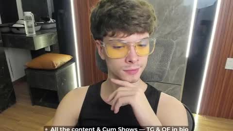 Hey I am Calvin  online show from 05.23.26