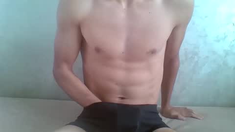 Snapshot of calvin_sexy_arab chatting on 12.23.24 calvin_sexy_arab online show from 12.23.24