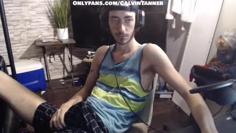 Snapshot of calvin_tanner chatting on 11.10.25 calvin_tanner online show from 11.10.25