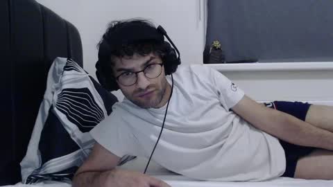 Snapshot of calvinjohnlad chatting on 12.25.24 Calvinjohnlad online show from 12.25.24