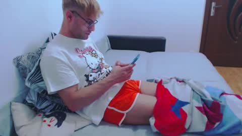 Snapshot of calvinjohnlad chatting on 01.12.25 Calvinjohnlad online show from 01.12.25