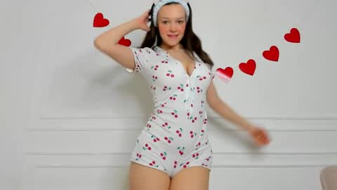 Snapshot of calyra chatting on 03.04.26 Callie online show from 03.04.26