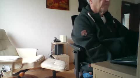 Snapshot of camcologne chatting on 01.19.25 camcologne online show from 01.19.25