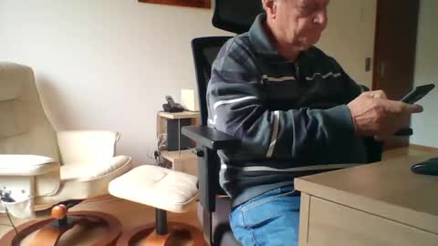 camcologne online show from 11.26.25