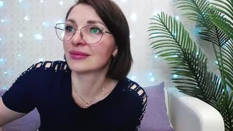 Snapshot of camelia_lillie chatting on 05.16.26 camelia_lillie online show from 05.16.26