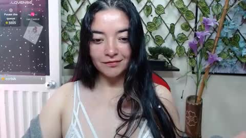 Snapshot of cameliasaenz chatting on 12.19.24 camelia online show from 12.19.24