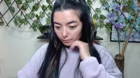 Snapshot of cameliasaenz chatting on 01.03.25 camelia online show from 01.03.25