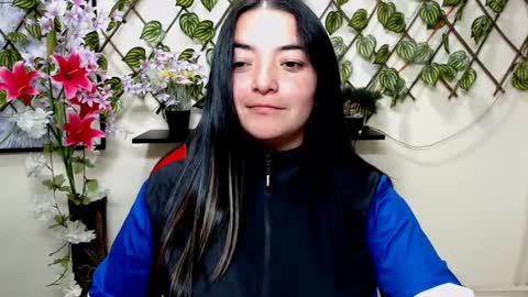 Snapshot of cameliasaenz chatting on 01.22.25 camelia online show from 01.22.25