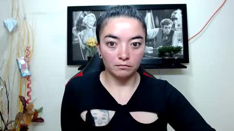 Snapshot of cameliasaenz chatting on 02.06.25 camelia online show from 02.06.25