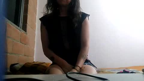 Snapshot of cameron_puppy chatting on 02.14.25 Mara Catalina Romero Ordez online show from 02.14.25