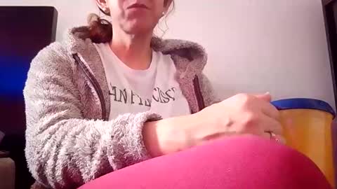 Snapshot of cameron_puppy chatting on 09.25.25 Mara Catalina Romero Ordez online show from 09.25.25