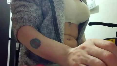 Snapshot of cameron_puppy chatting on 09.27.25 Mara Catalina Romero Ordez online show from 09.27.25