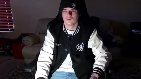 Snapshot of camerondt chatting on 02.21.25 camerondt online show from 02.21.25