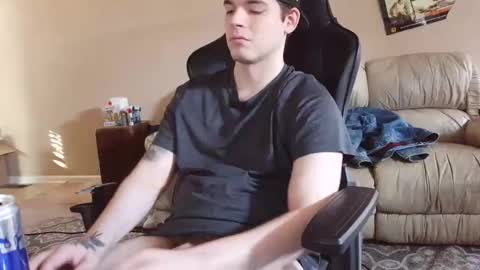 Snapshot of camerondt chatting on 12.17.25 camerondt online show from 12.17.25