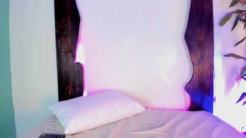 Snapshot of cameronnrosse chatting on 12.20.24 cameronnrosse online show from 12.20.24