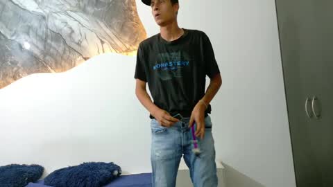 Snapshot of cameronsilverman chatting on 05.19.26 cameronsilverman online show from 05.19.26