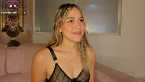 Snapshot of cami_hunter chatting on 12.12.24   online show from 12.12.24