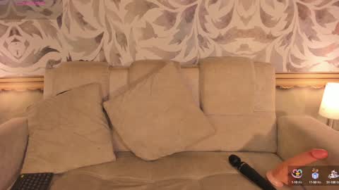 Snapshot of cami_hunter chatting on 12.20.24   online show from 12.20.24